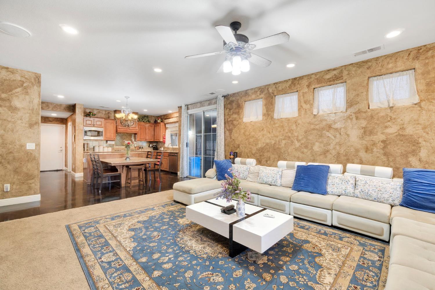 2524 E Granada Ave, Fresno, CA 93720