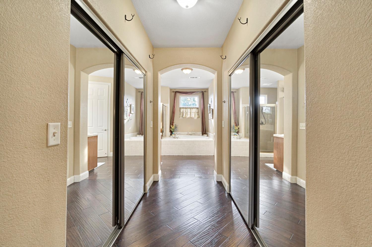 2524 E Granada Ave, Fresno, CA 93720