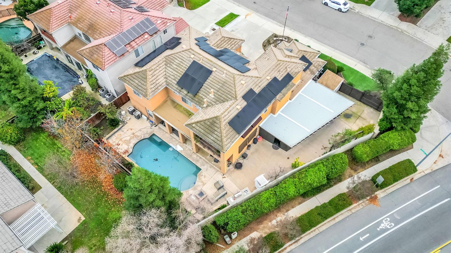 2524 E Granada Ave, Fresno, CA 93720