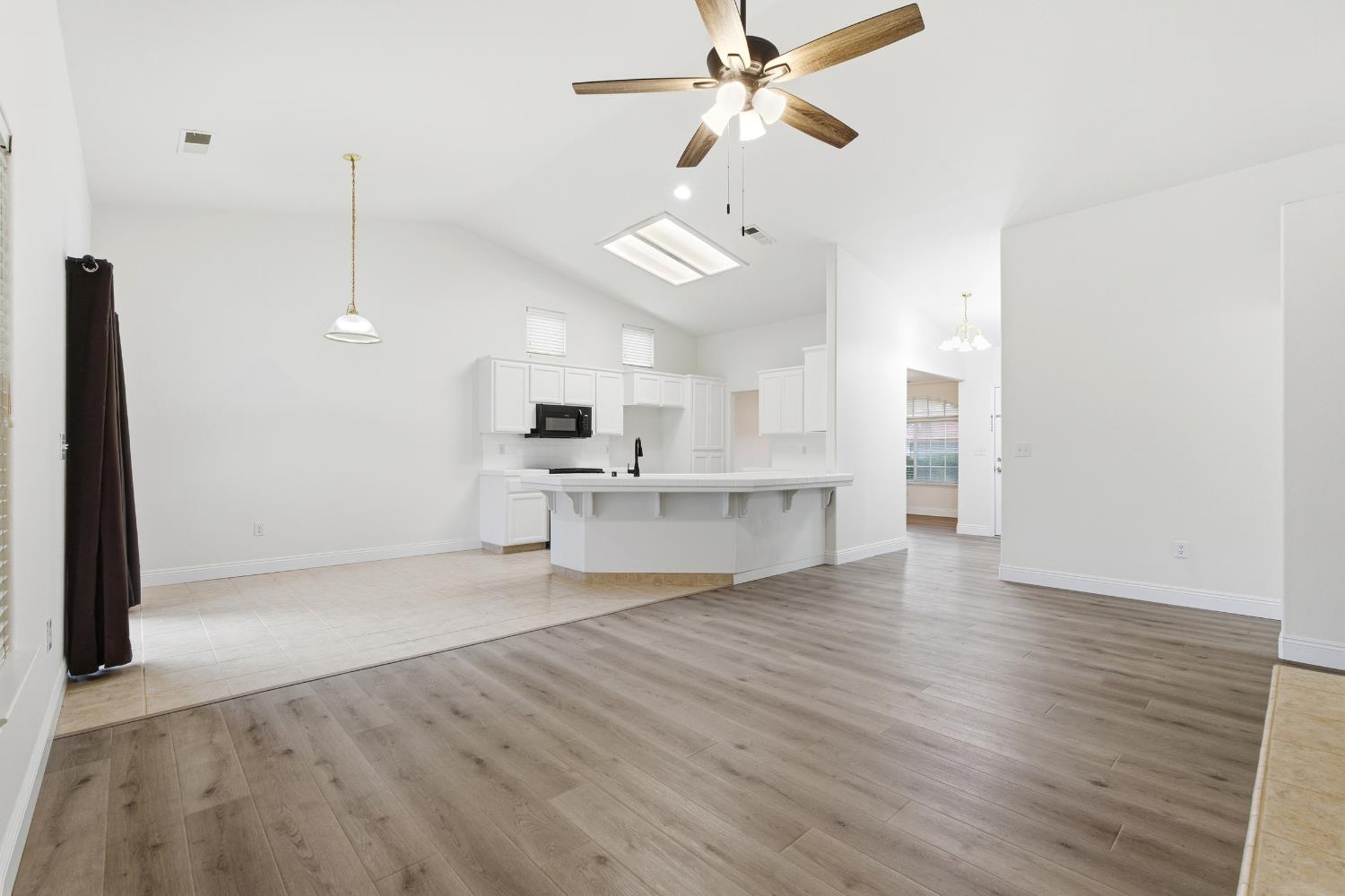 737 Harbor Dr, Madera, CA 93637