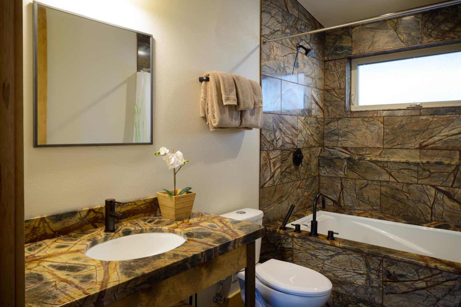 7436 Yosemite Park Way, Yosemite West, CA 95389