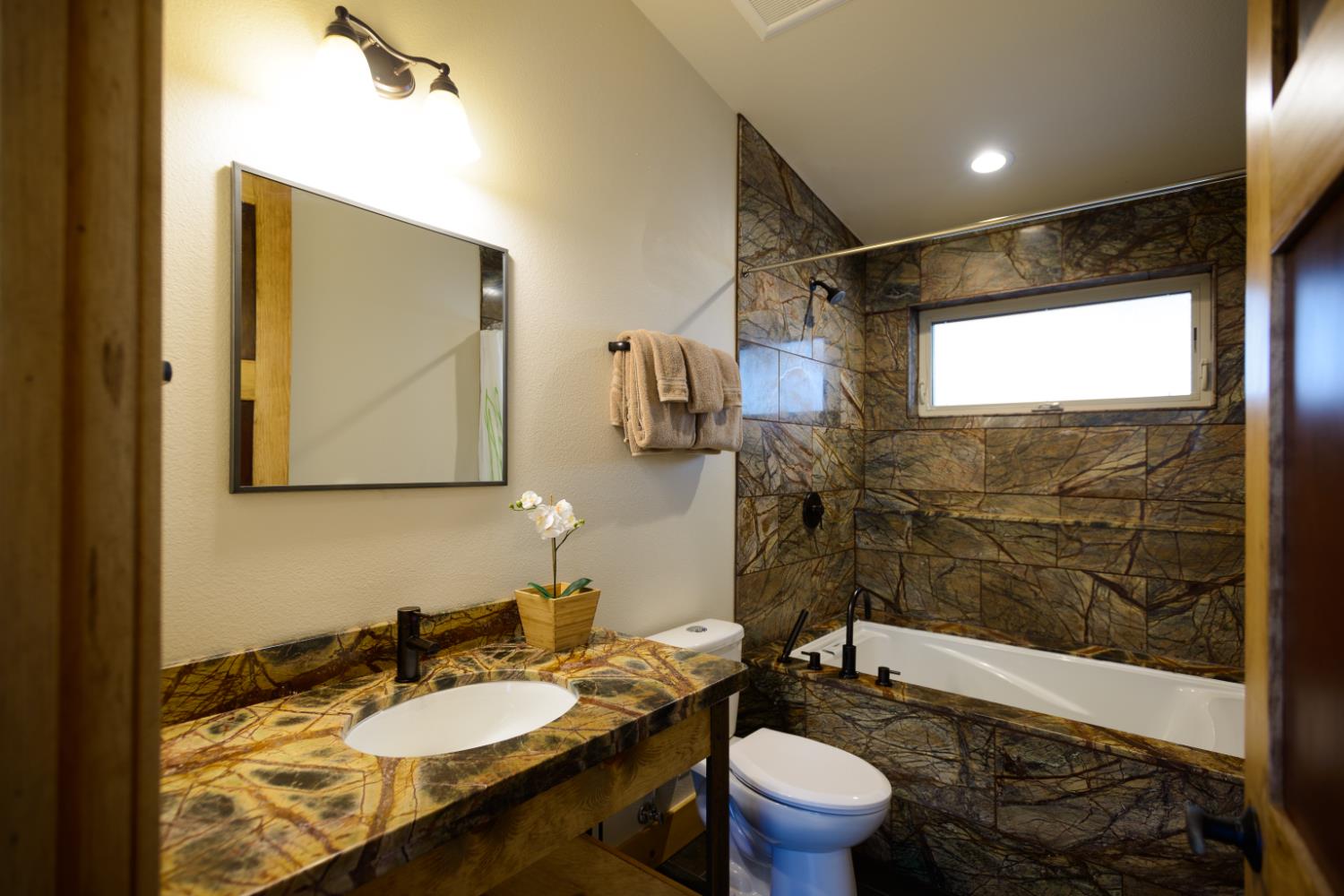 7436 Yosemite Park Way, Yosemite West, CA 95389