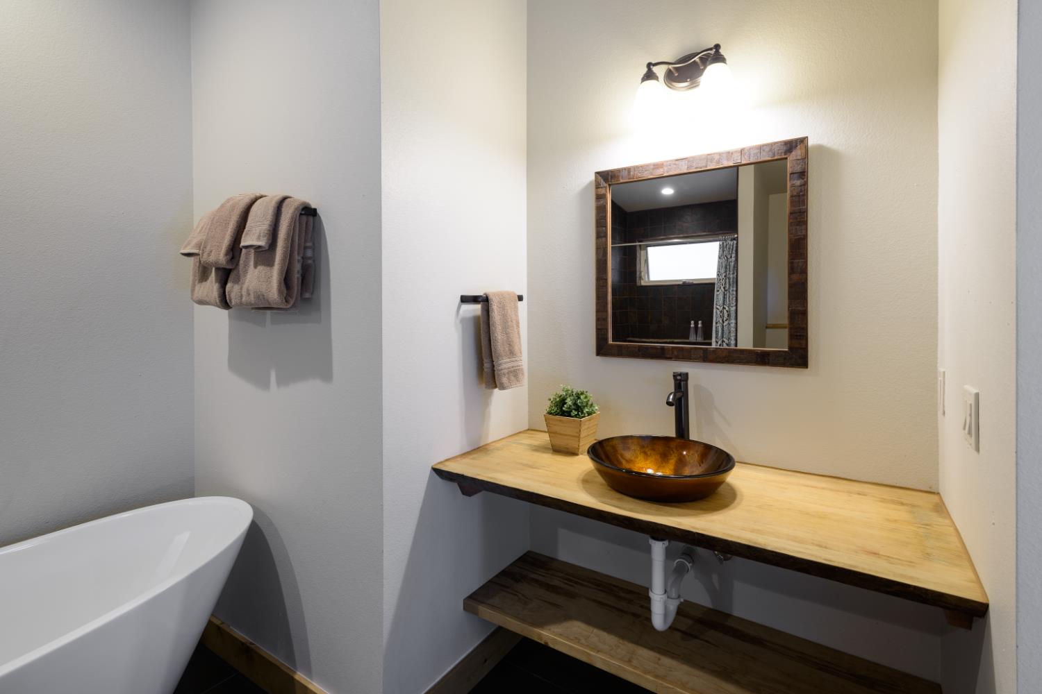 7436 Yosemite Park Way, Yosemite West, CA 95389