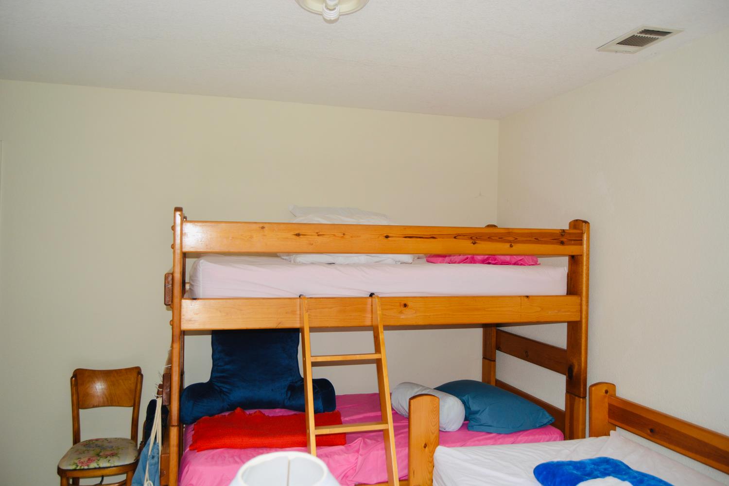 40748 Foxboro Ct, Bass Lake, CA 93604