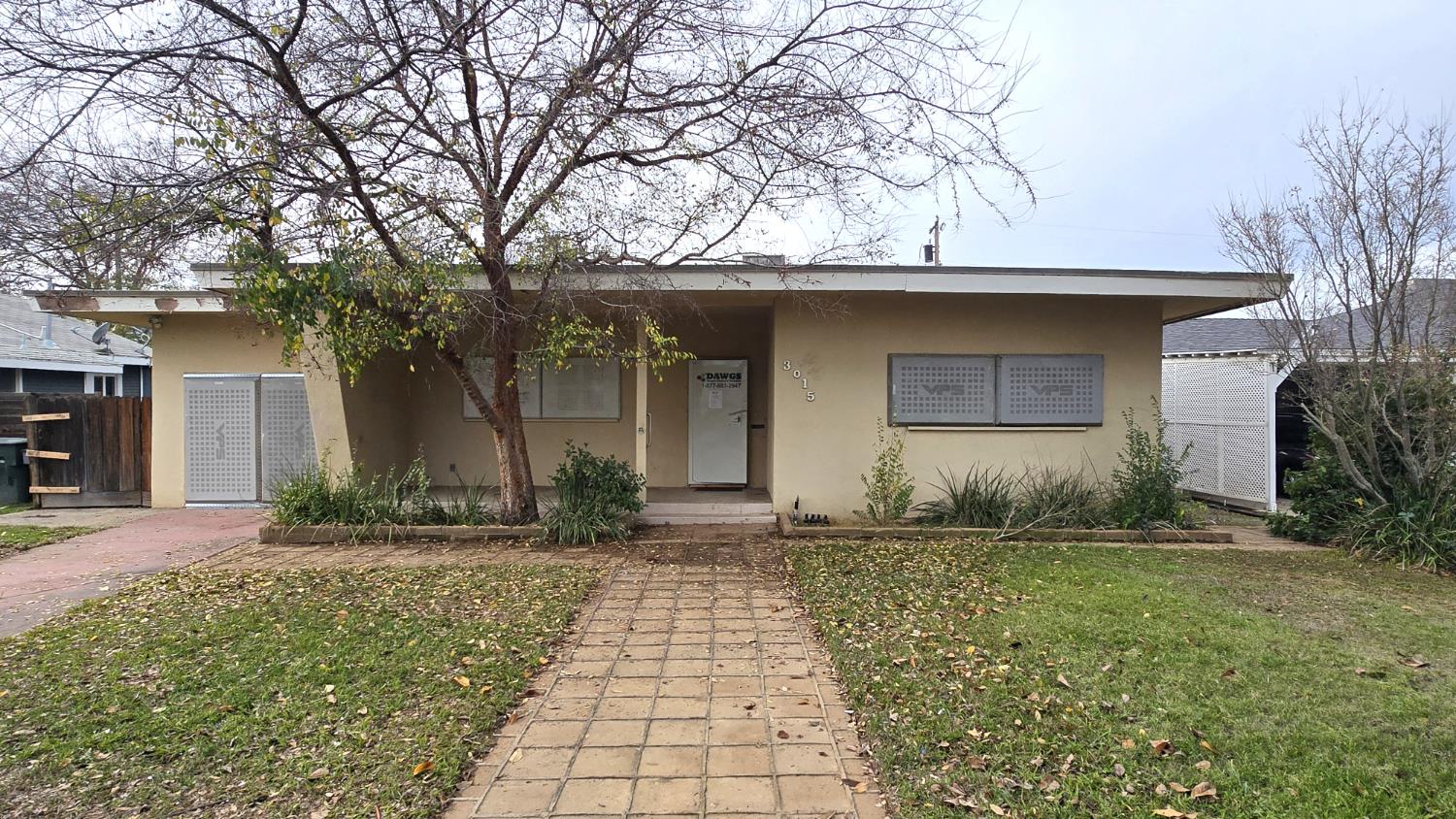 3015 N Adoline Ave, Fresno, CA 93705