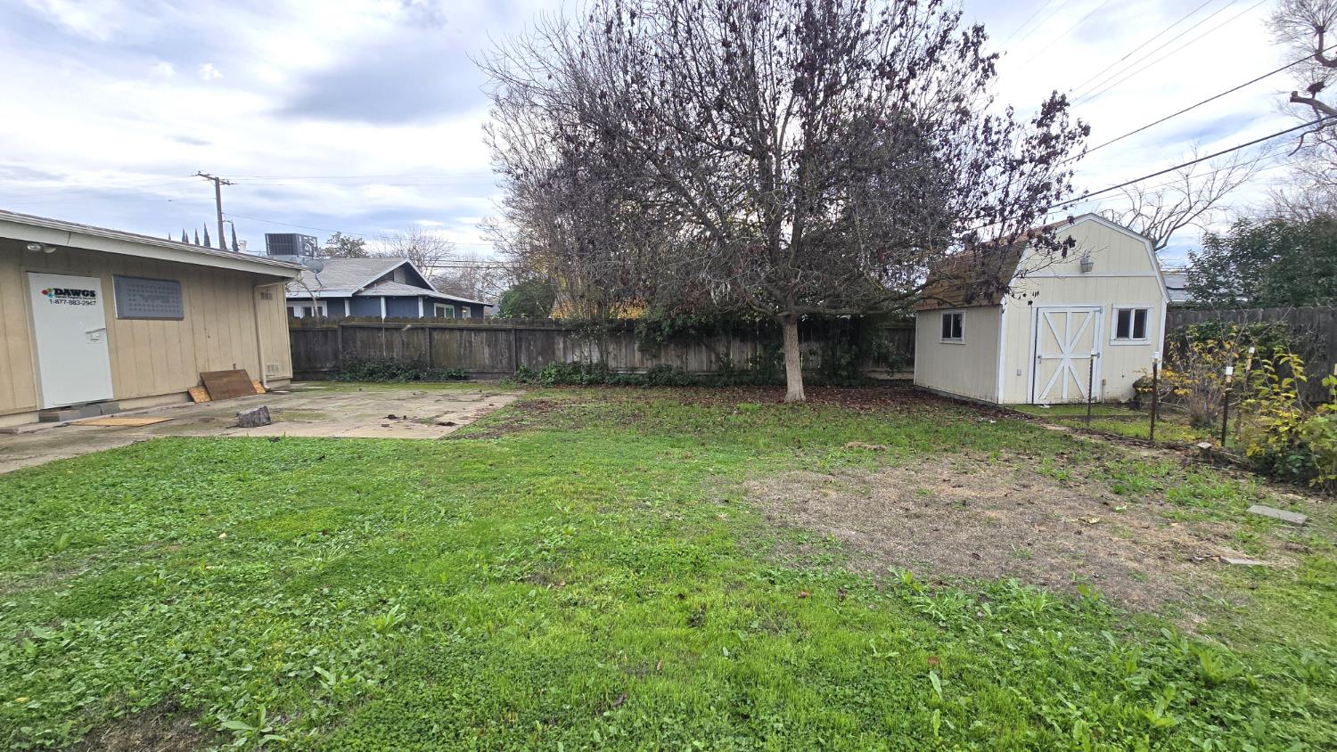 3015 N Adoline Ave, Fresno, CA 93705