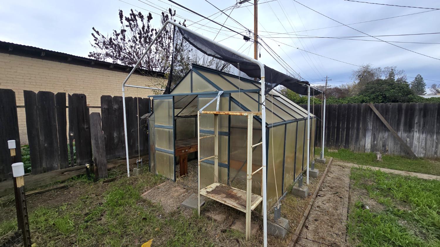 3015 N Adoline Ave, Fresno, CA 93705