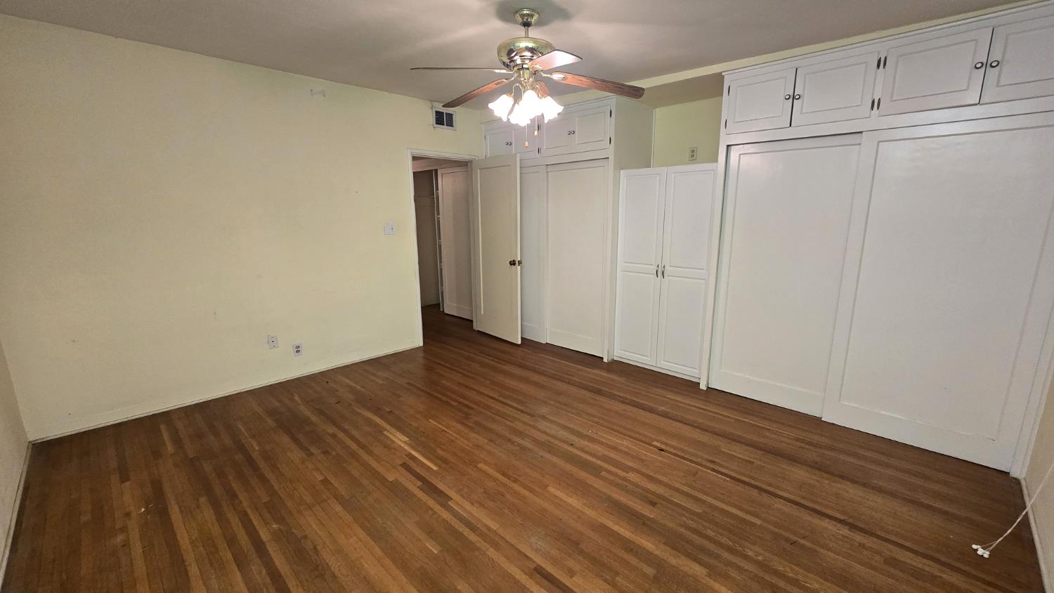 3015 N Adoline Ave, Fresno, CA 93705