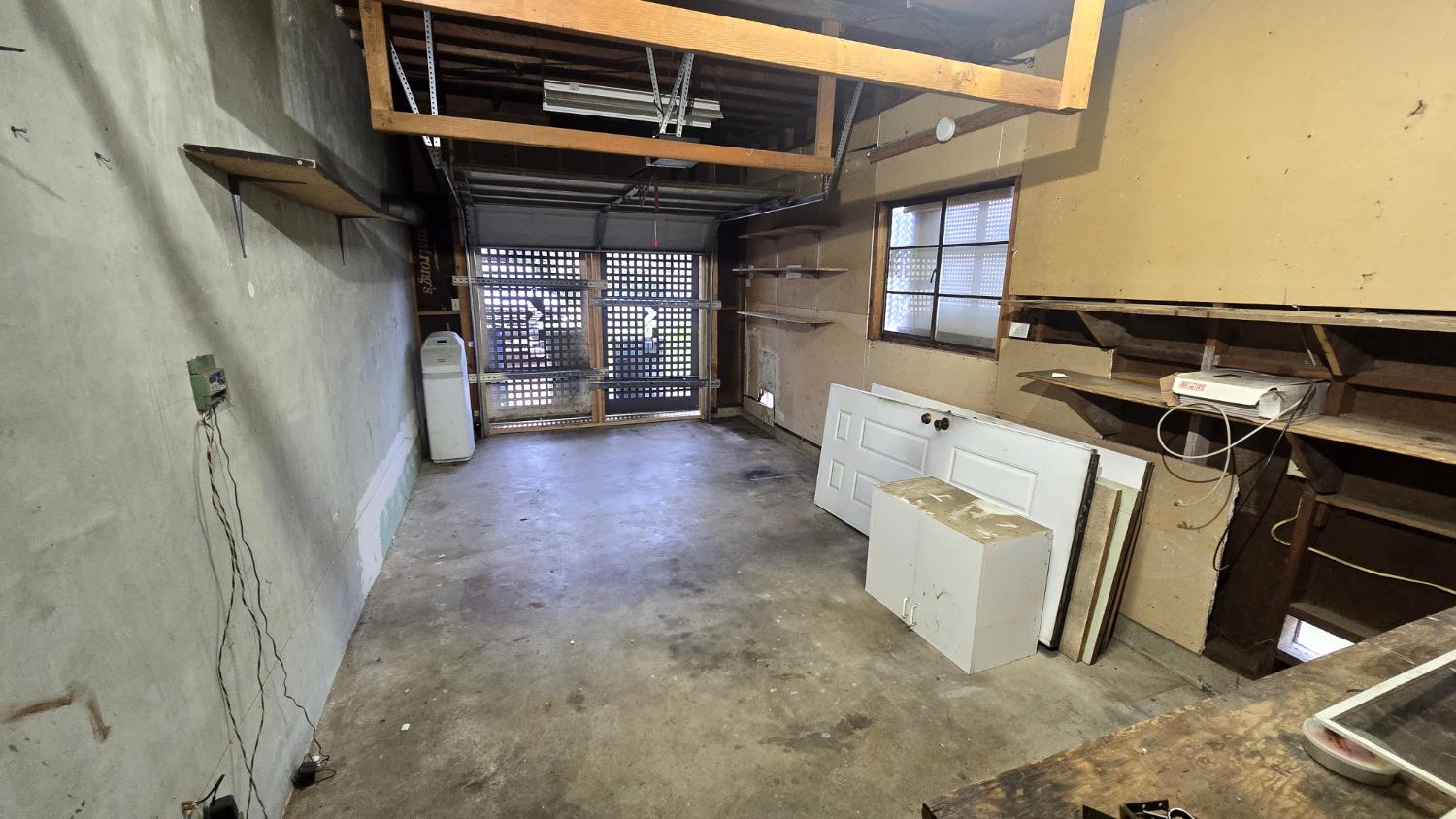 3015 N Adoline Ave, Fresno, CA 93705