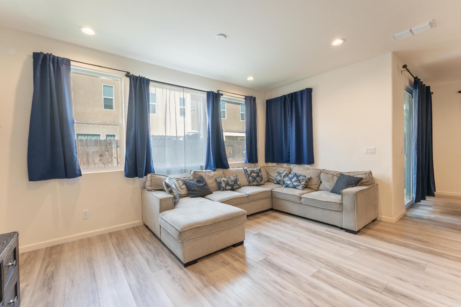 835 Fir St W, Madera, CA 93636