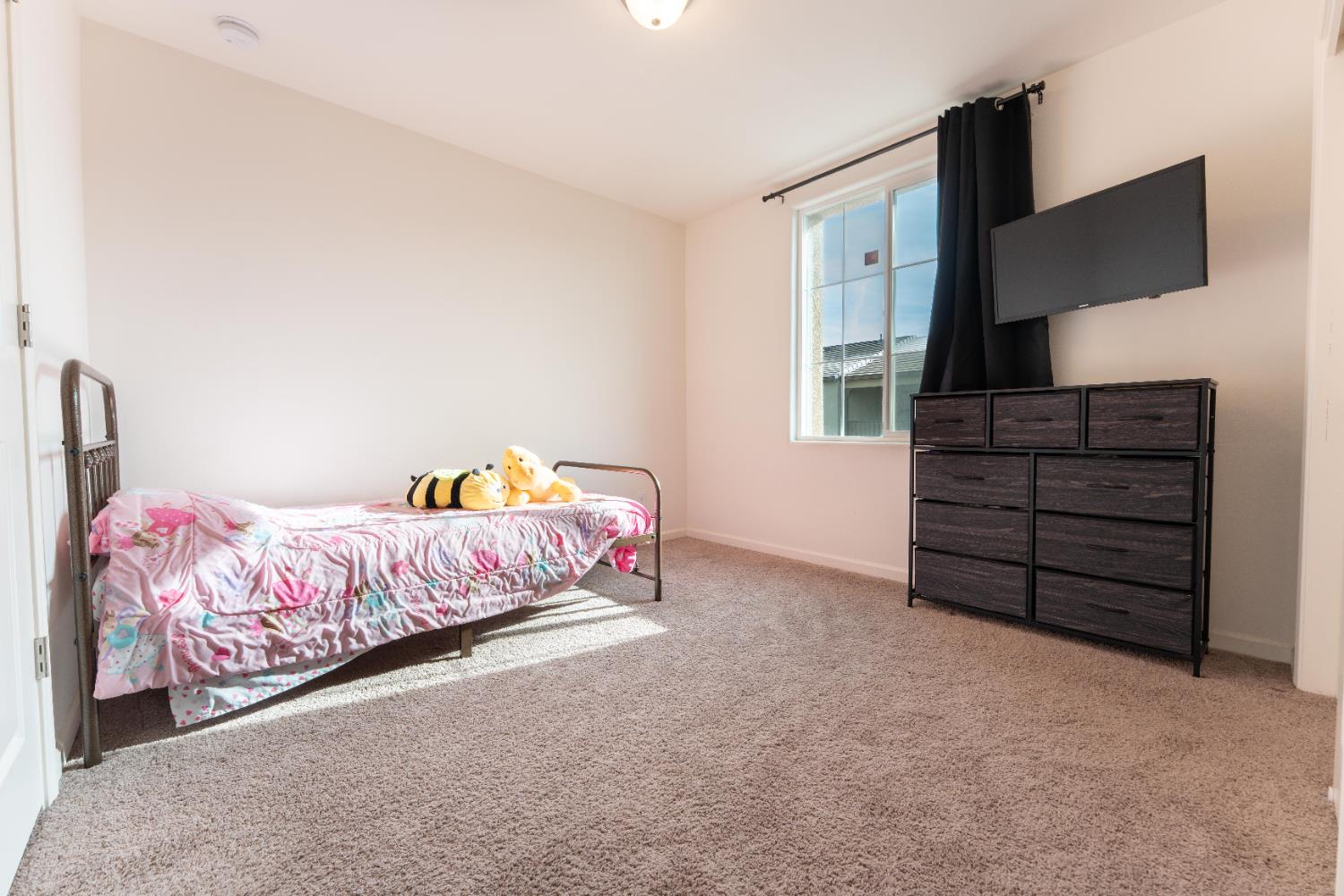 835 Fir St W, Madera, CA 93636