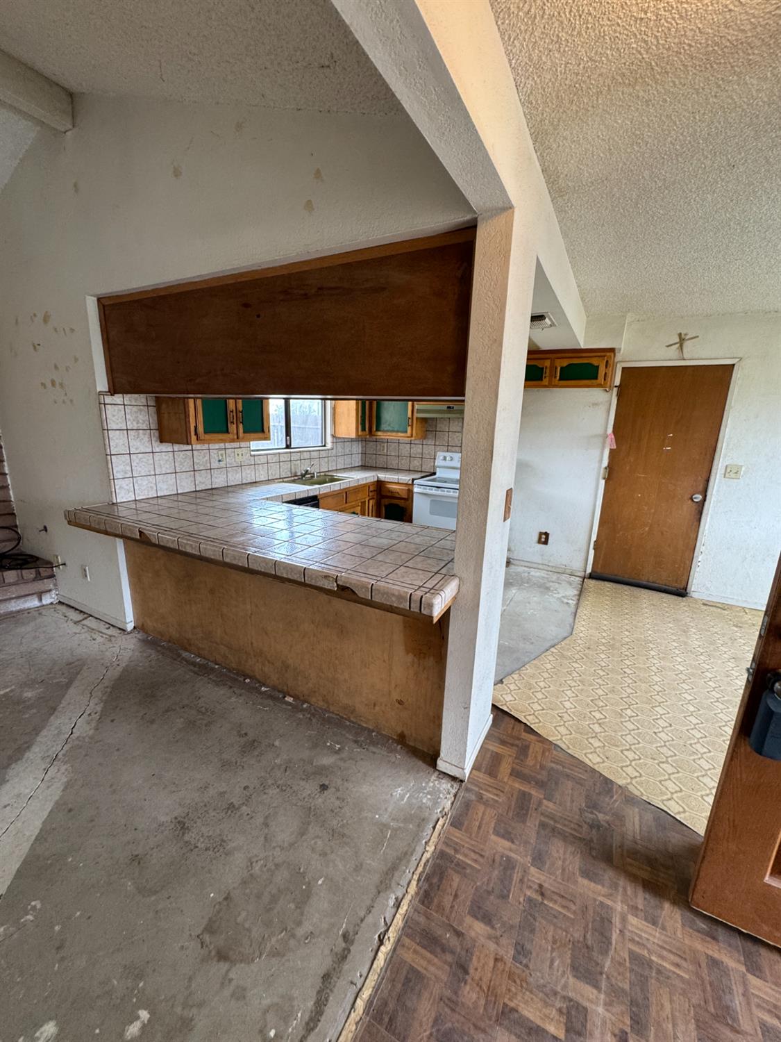 2433 W Clemenceau, Caruthers, CA 93609