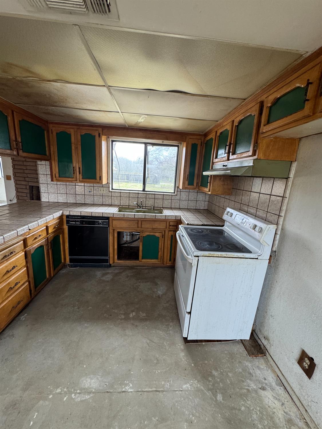 2433 W Clemenceau, Caruthers, CA 93609