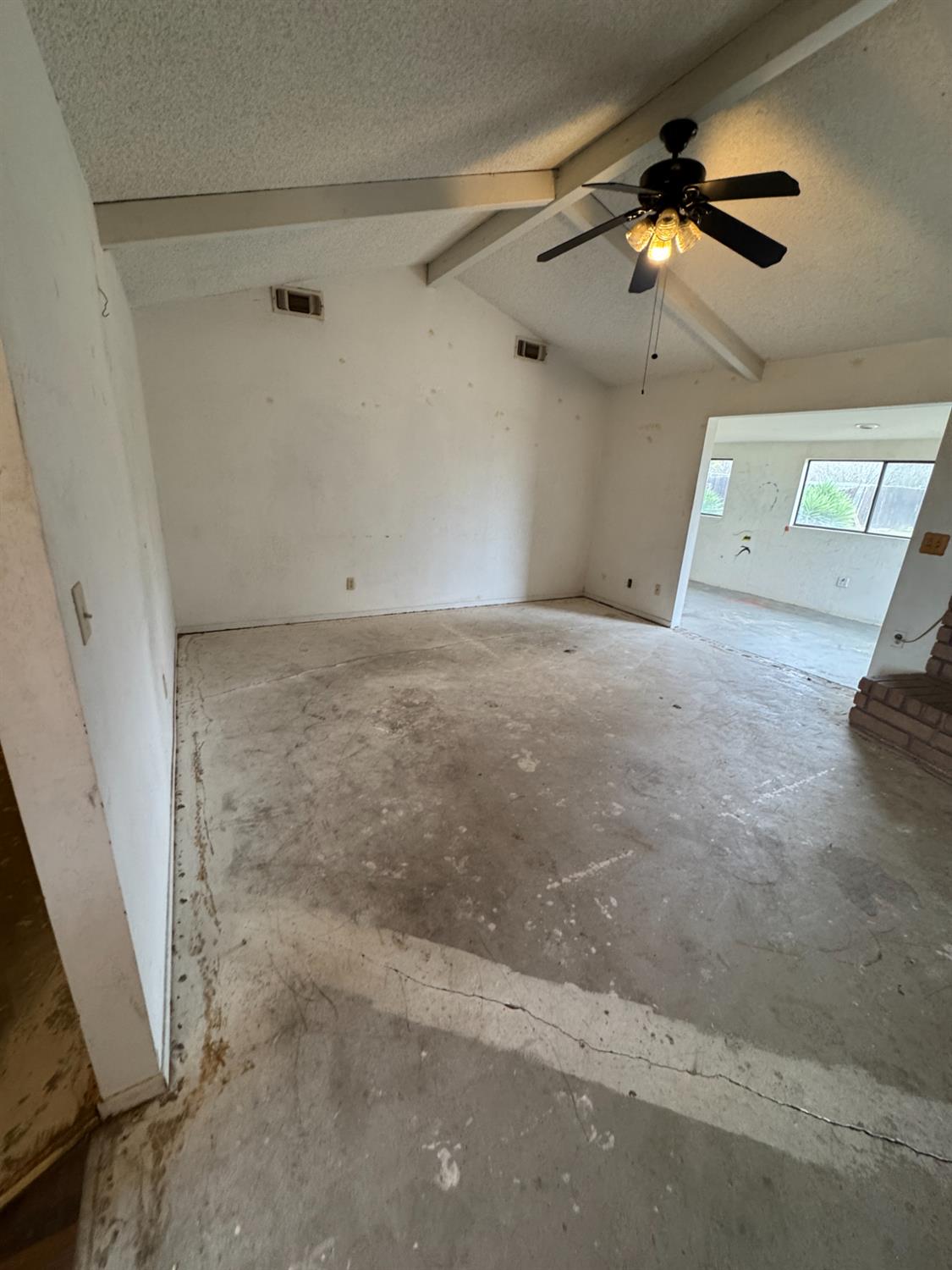 2433 W Clemenceau, Caruthers, CA 93609