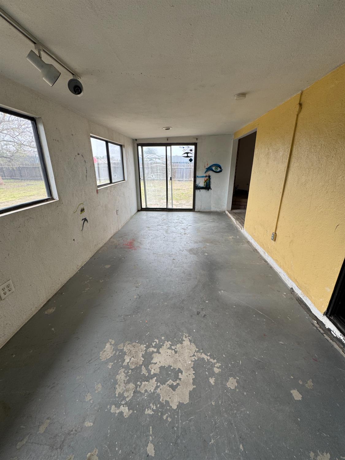 2433 W Clemenceau, Caruthers, CA 93609