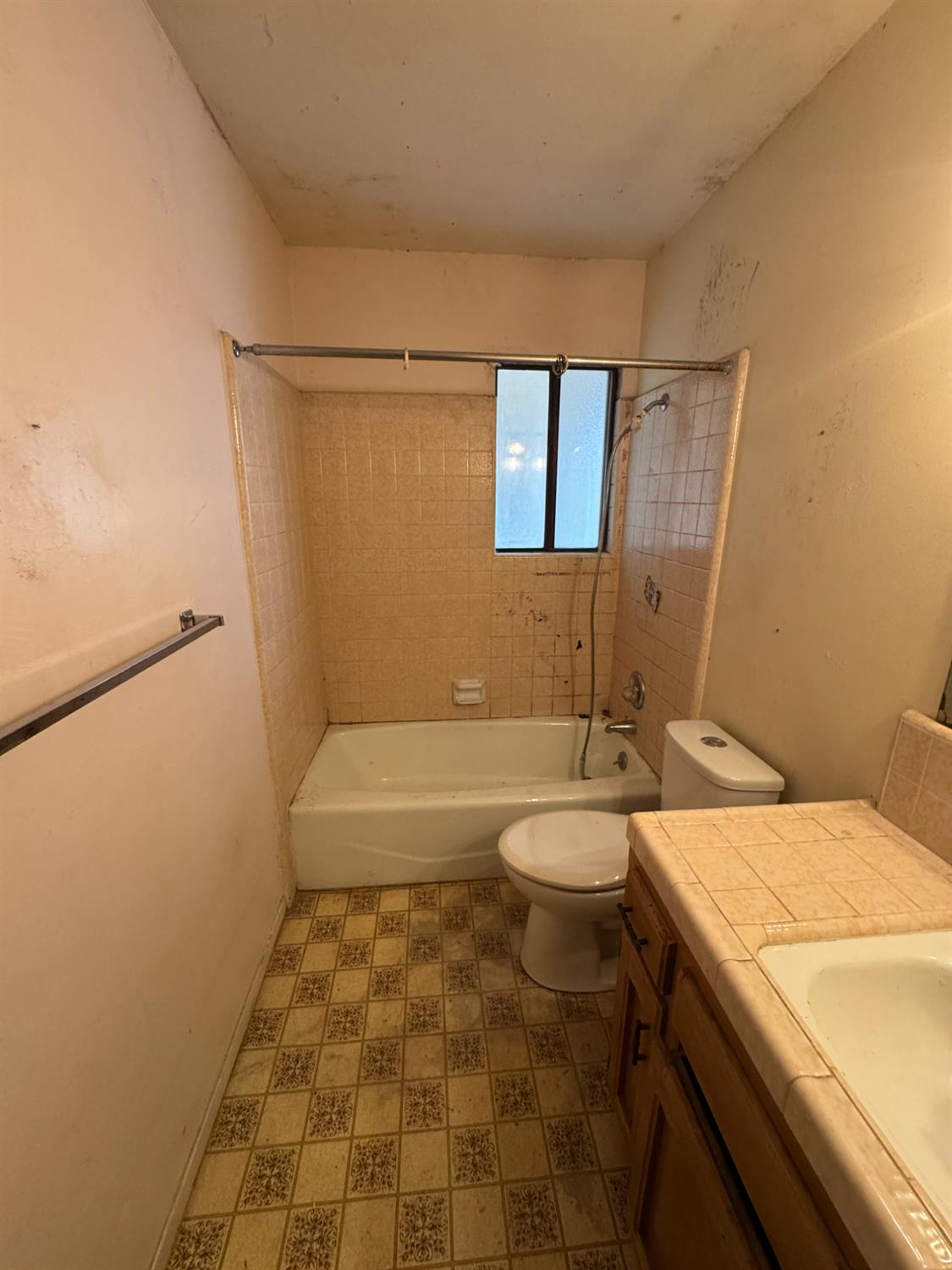 2433 W Clemenceau, Caruthers, CA 93609