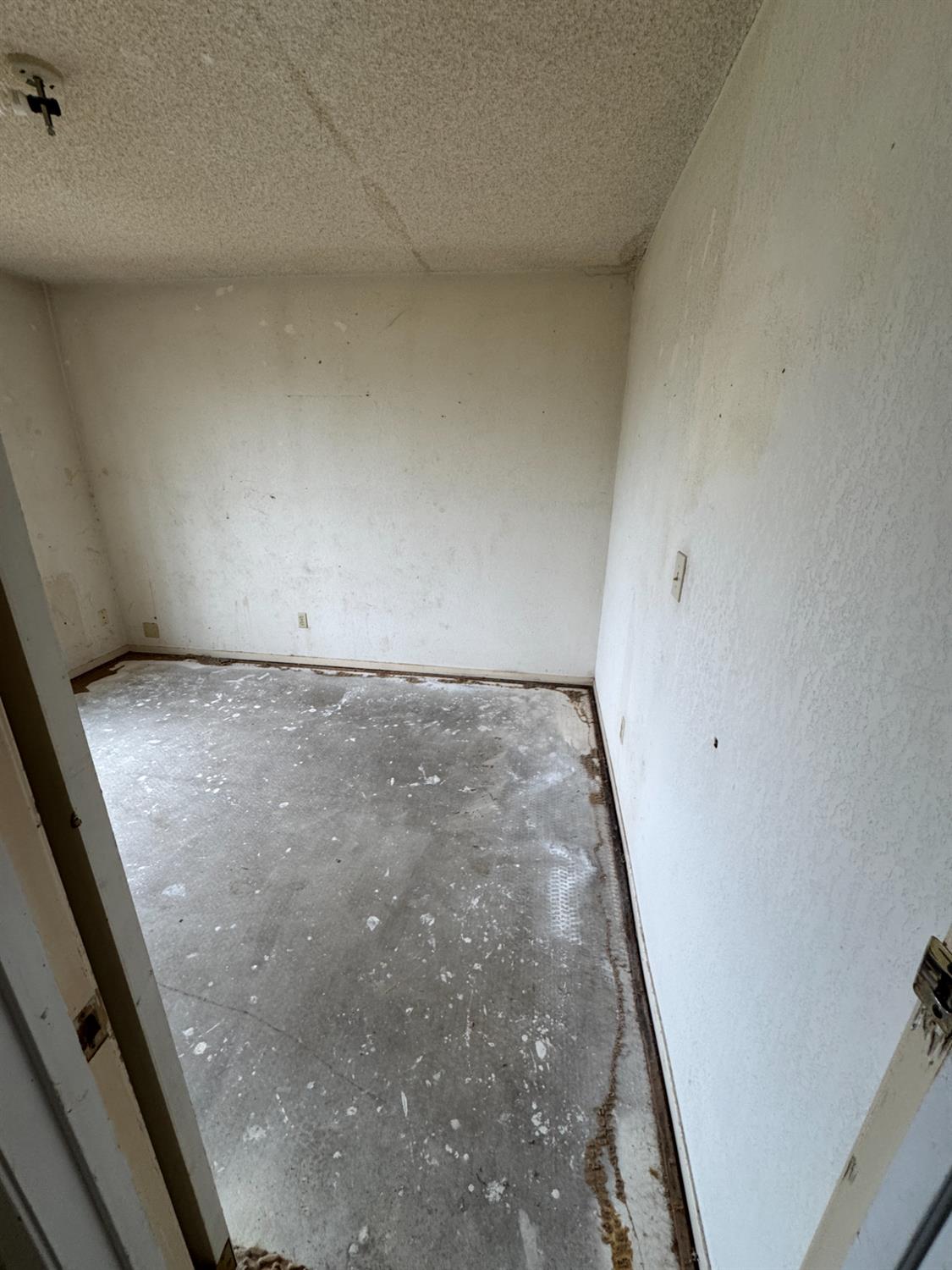 2433 W Clemenceau, Caruthers, CA 93609