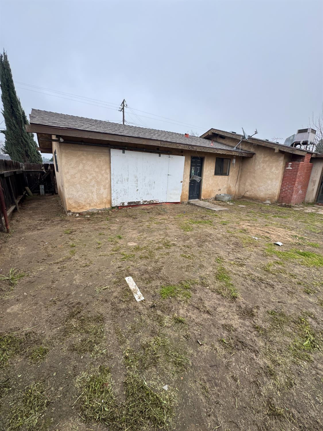 2433 W Clemenceau, Caruthers, CA 93609