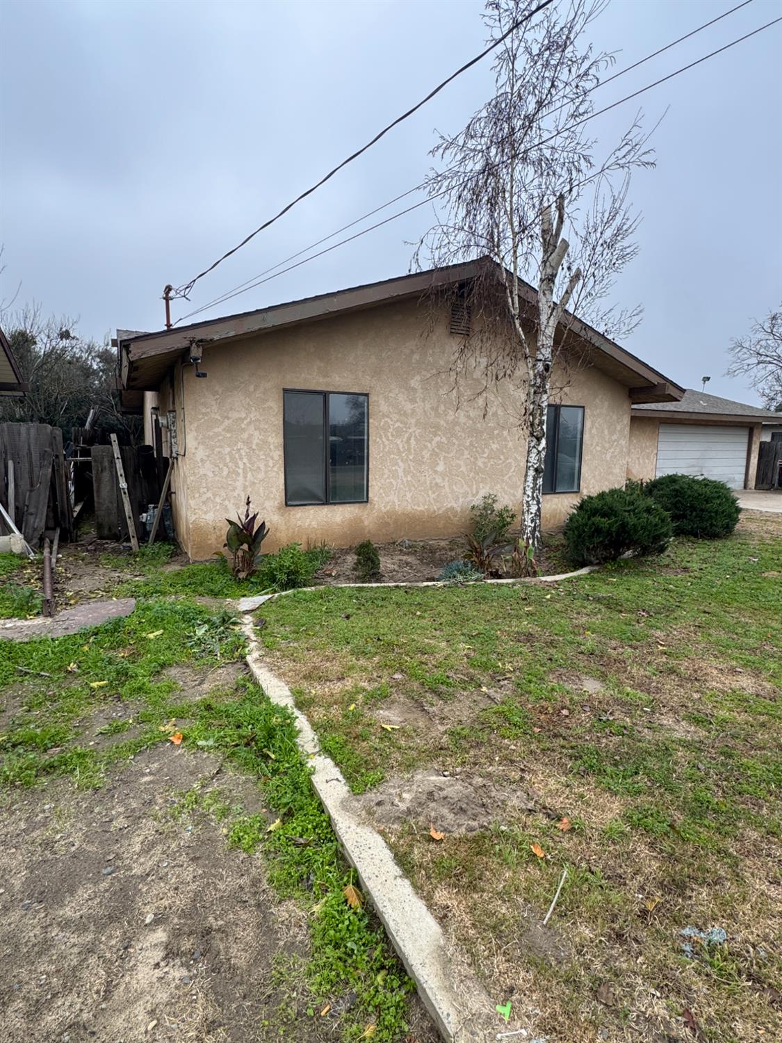 2433 W Clemenceau, Caruthers, CA 93609