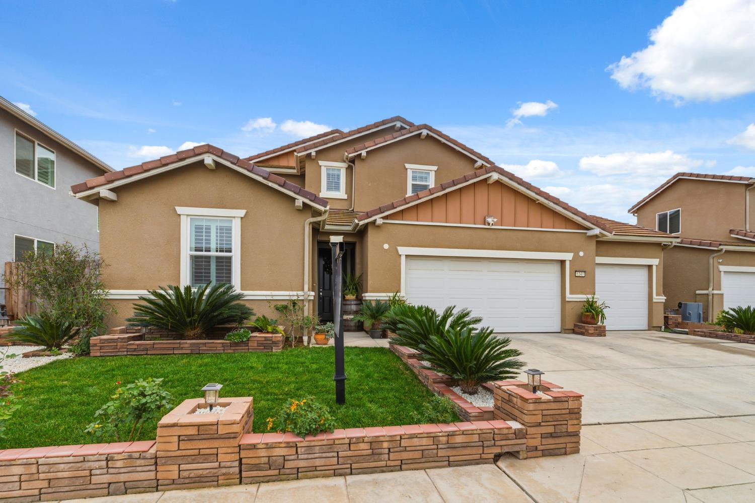 6349 W Acacia Ave, Fresno, CA 93723