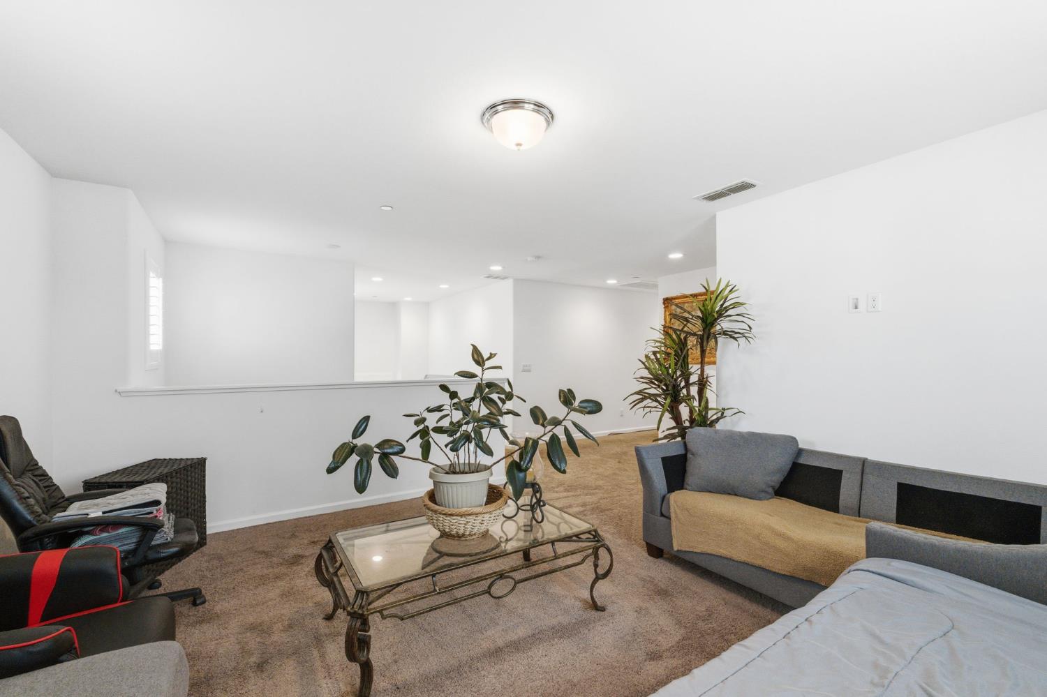 6349 W Acacia Ave, Fresno, CA 93723