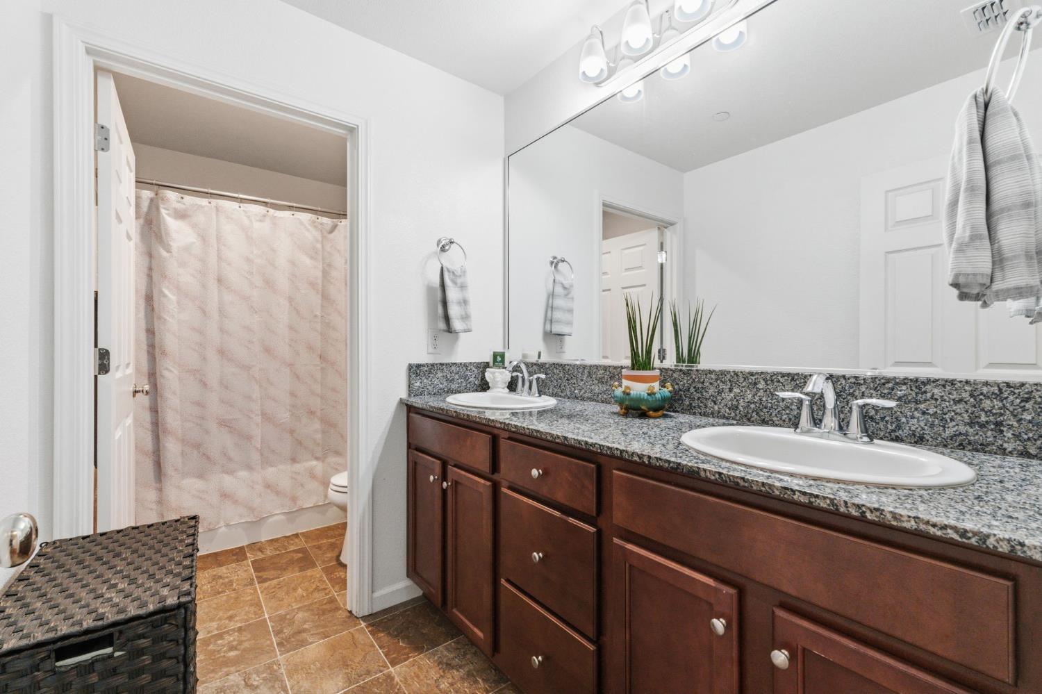 6349 W Acacia Ave, Fresno, CA 93723