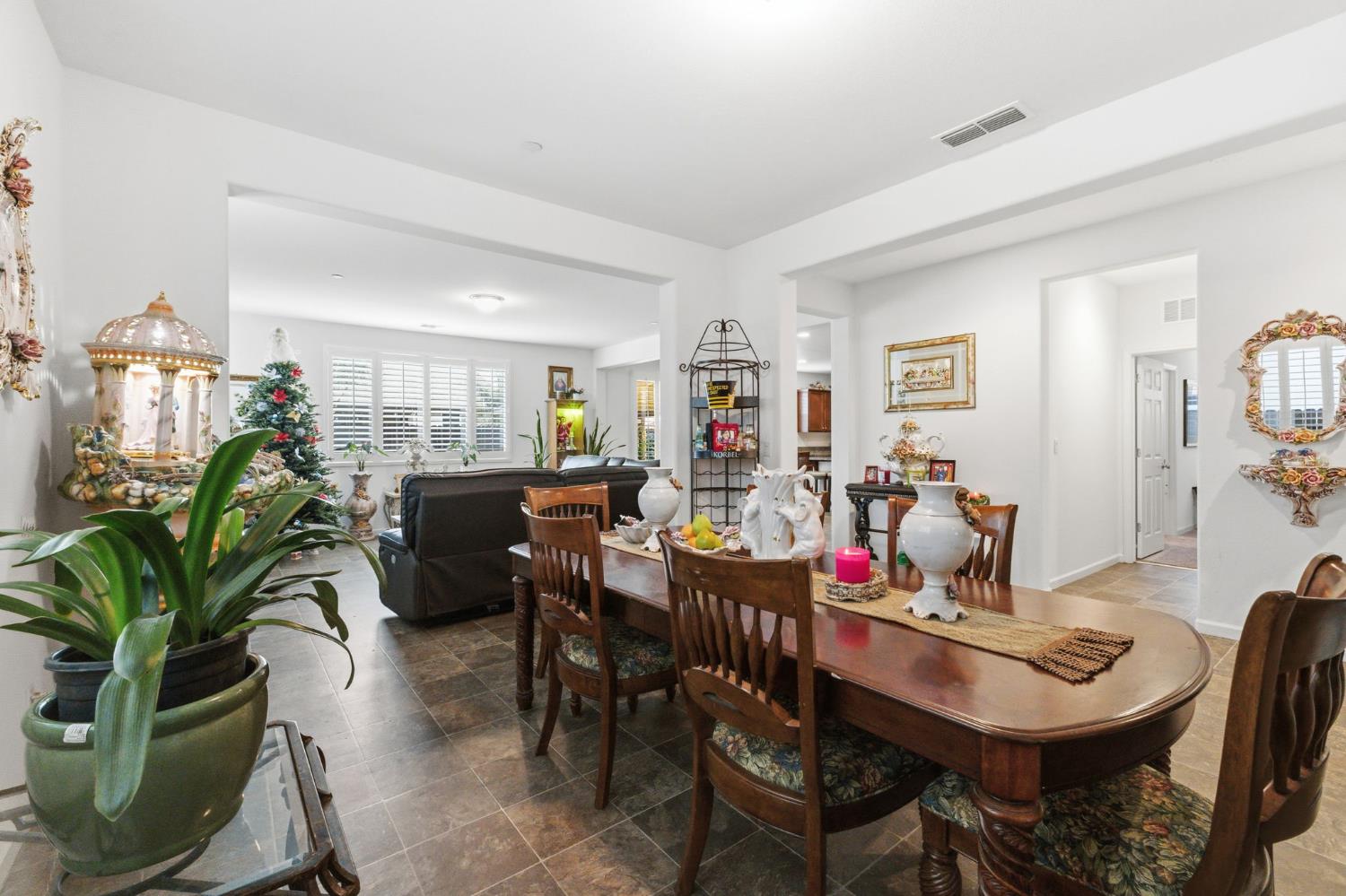 6349 W Acacia Ave, Fresno, CA 93723