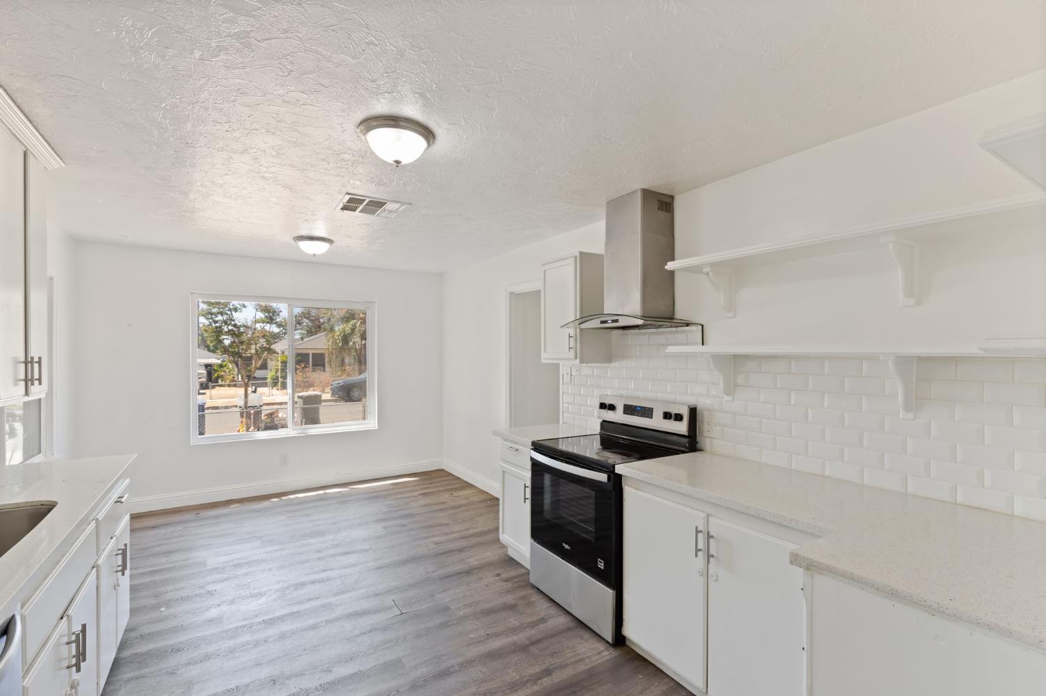 1528 W Cortland Ave, Fresno, CA 93705