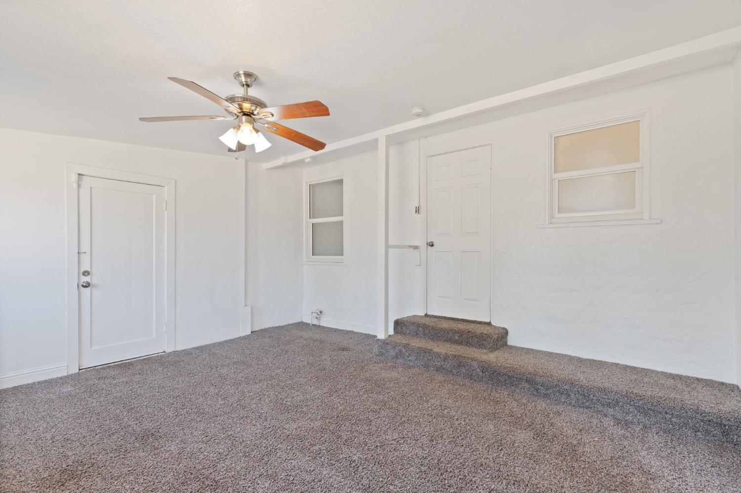 1528 W Cortland Ave, Fresno, CA 93705