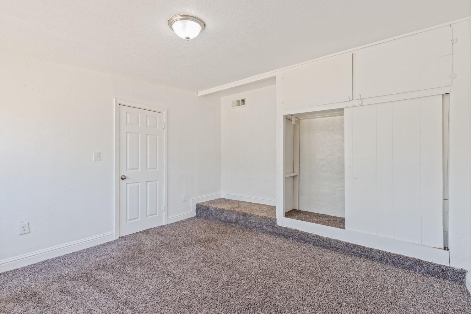 1528 W Cortland Ave, Fresno, CA 93705