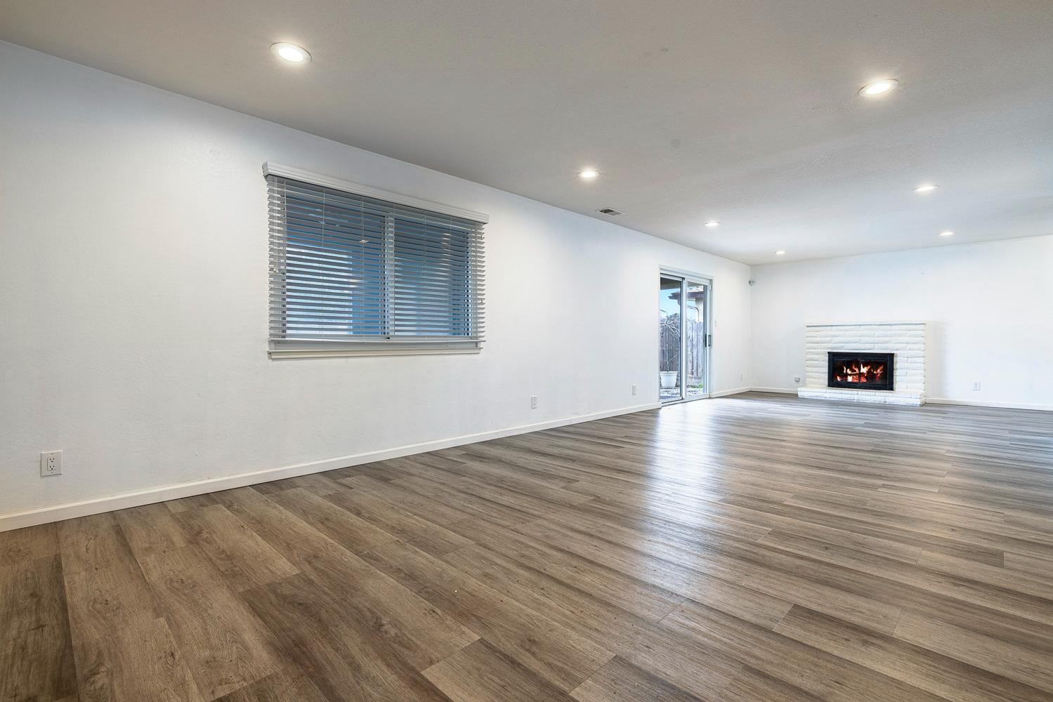 4466 N Meridian Ave, Fresno, CA 93726