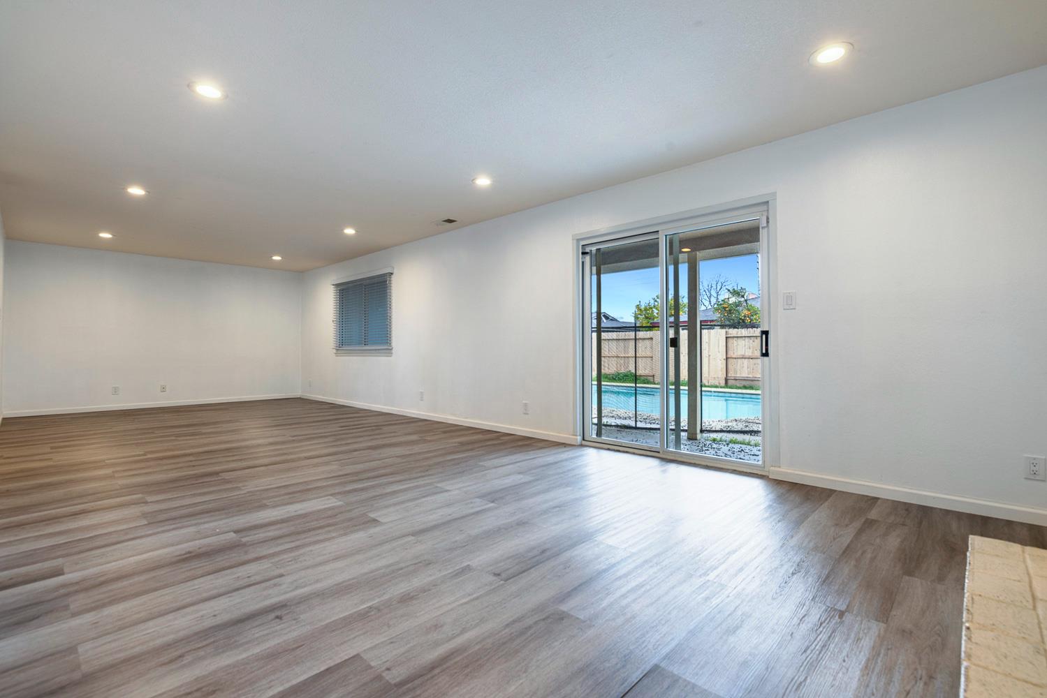 4466 N Meridian Ave, Fresno, CA 93726