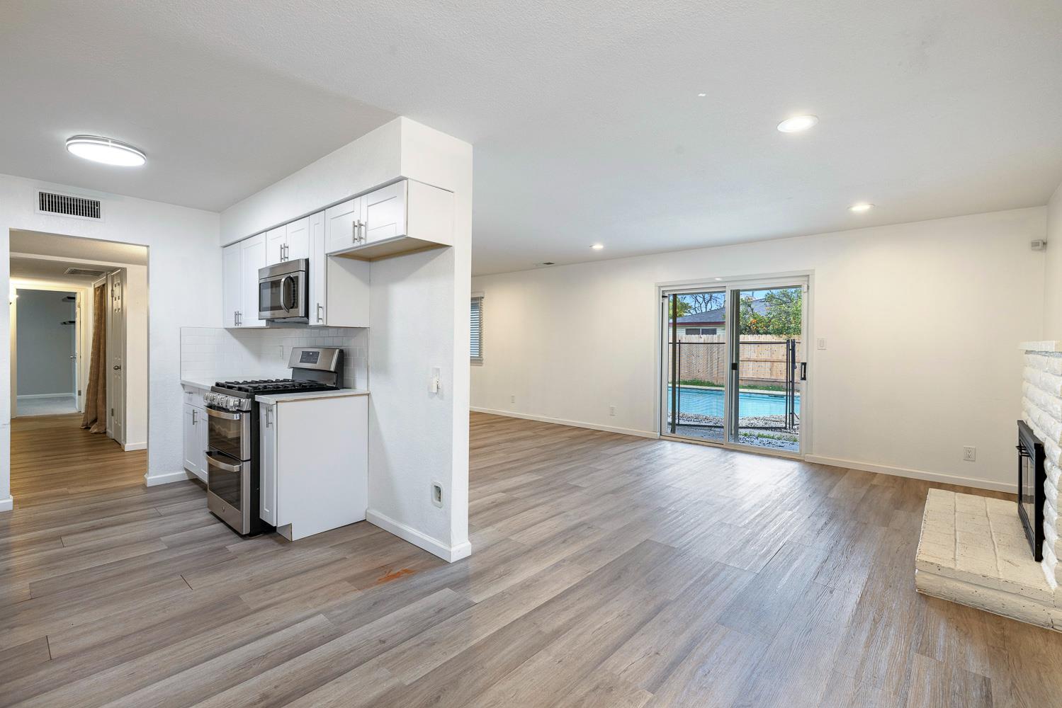 4466 N Meridian Ave, Fresno, CA 93726