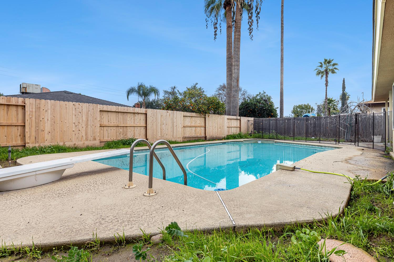 4466 N Meridian Ave, Fresno, CA 93726