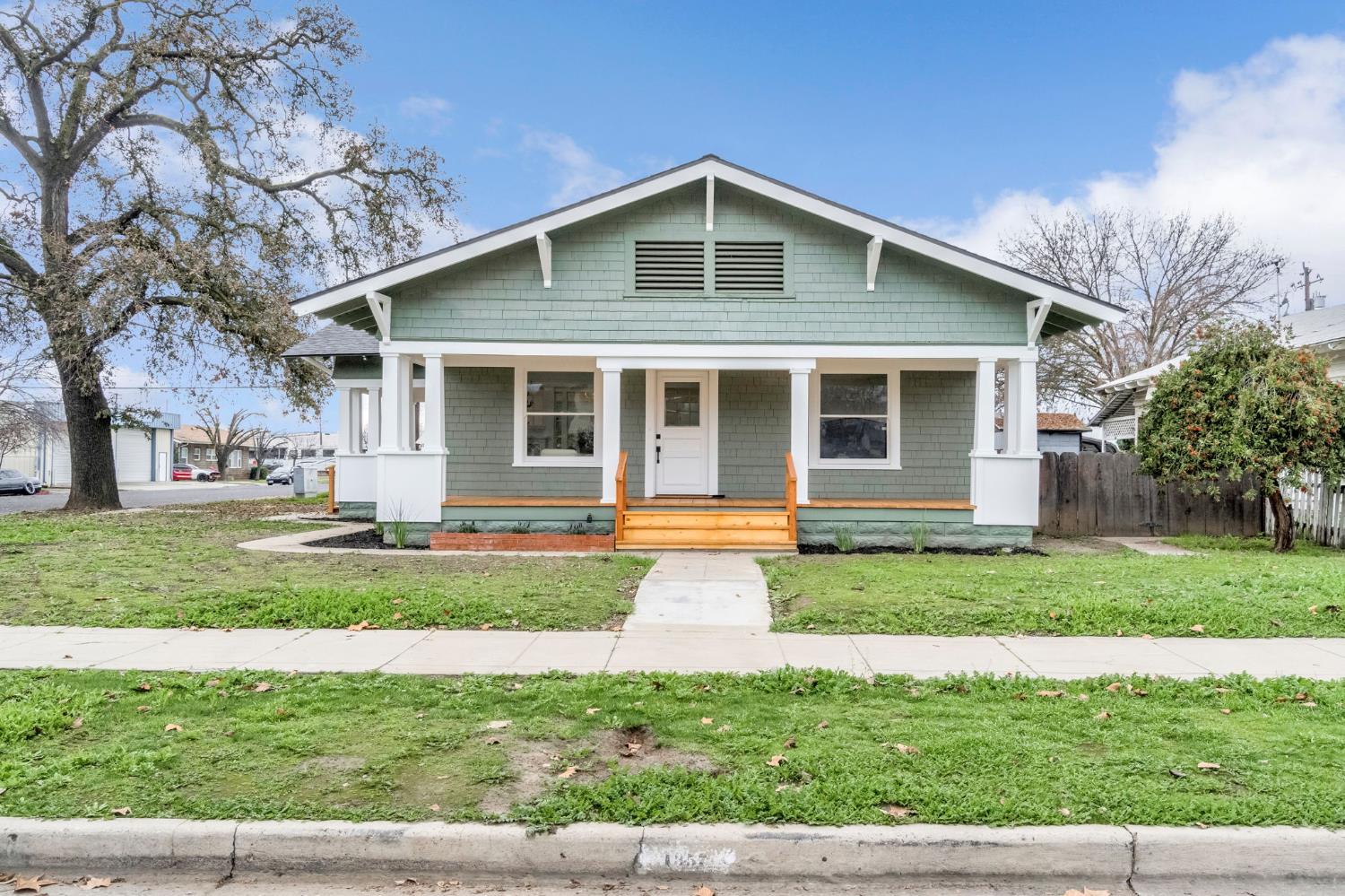 1357 F St, Reedley, CA 93654