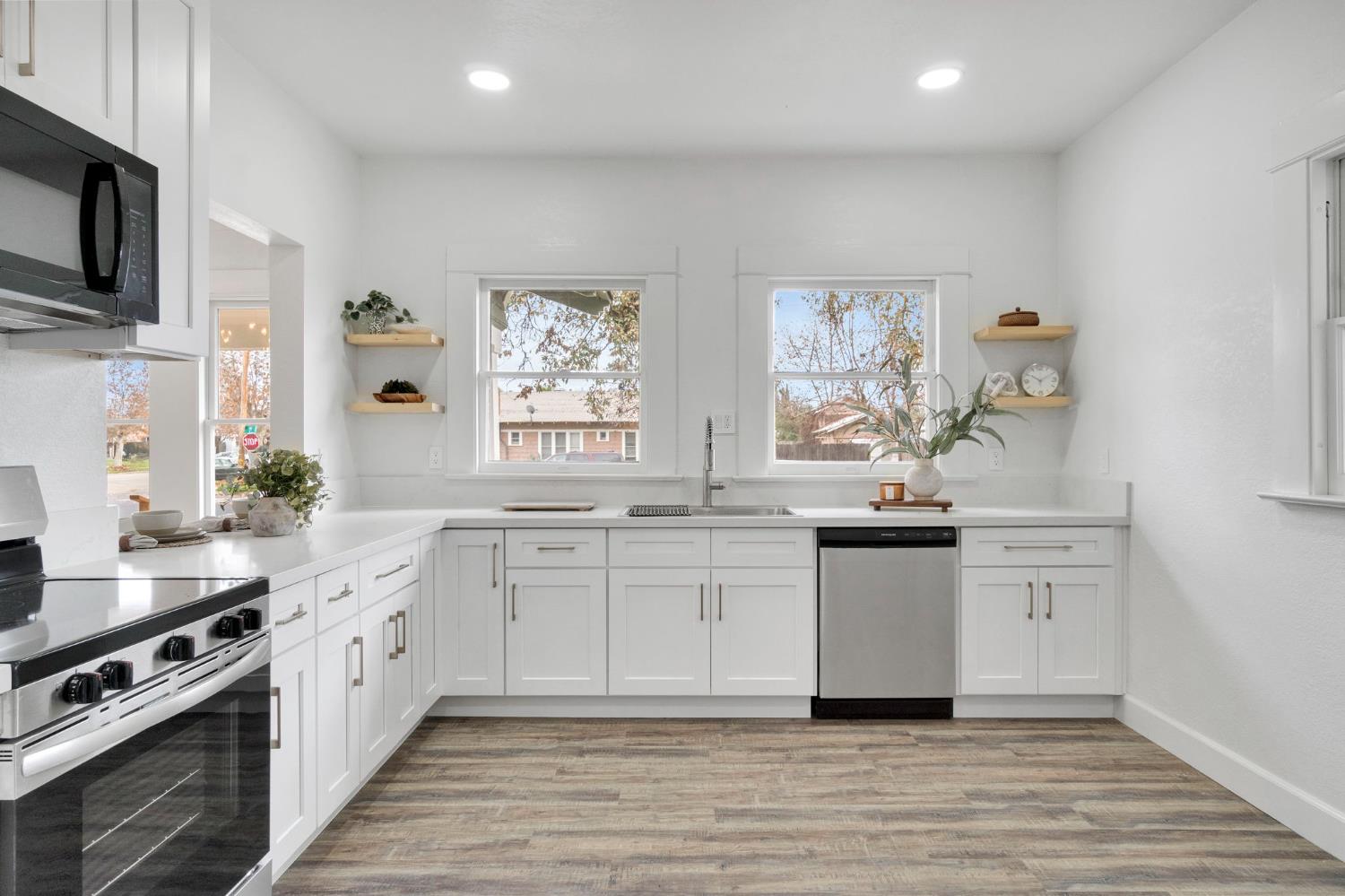 1357 F St, Reedley, CA 93654