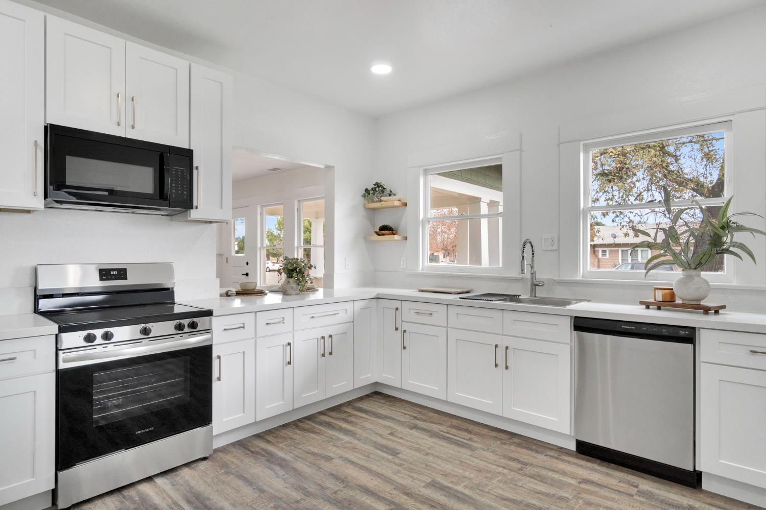 1357 F St, Reedley, CA 93654