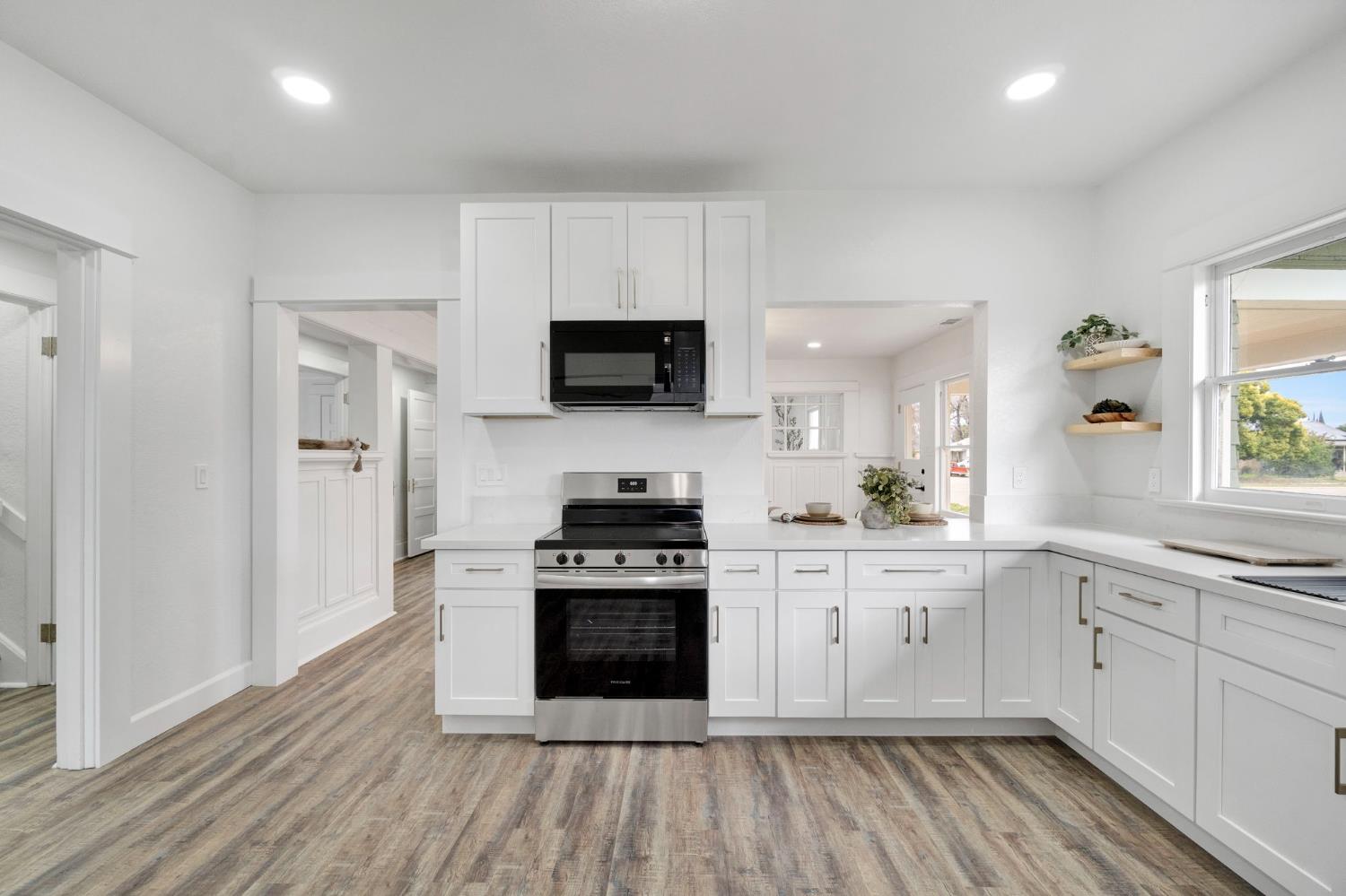 1357 F St, Reedley, CA 93654