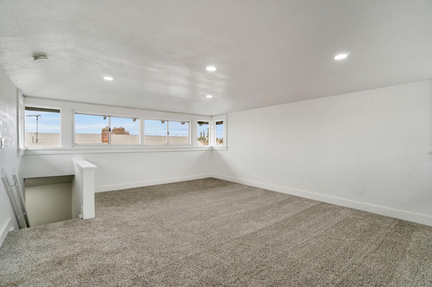 1357 F St, Reedley, CA 93654