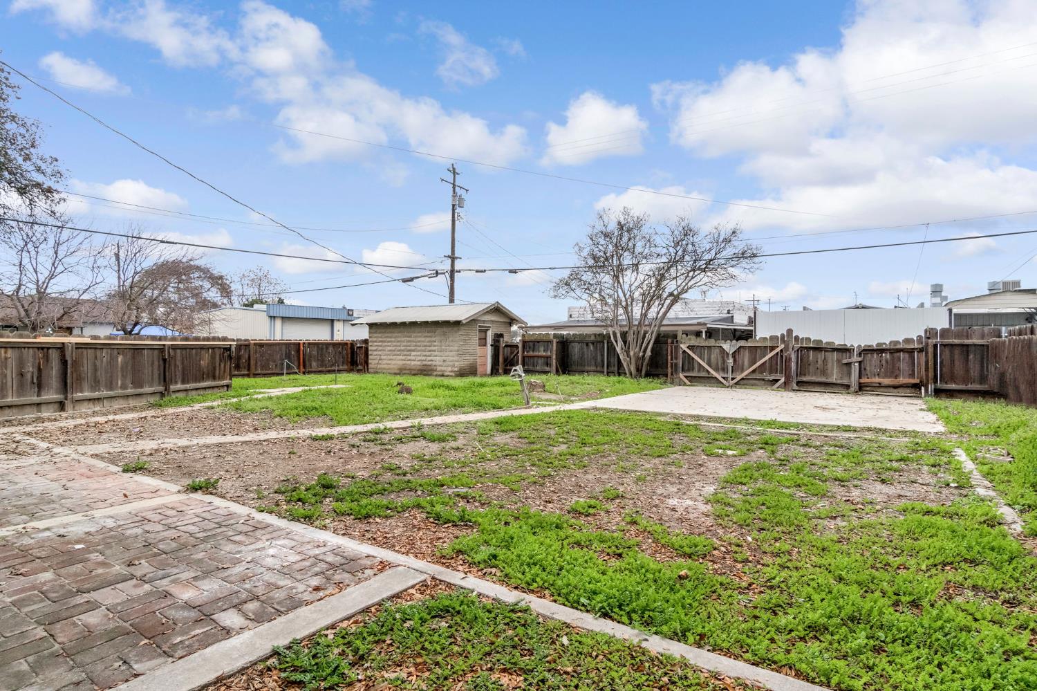 1357 F St, Reedley, CA 93654