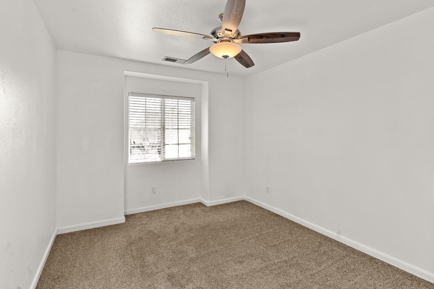 603 Kaweah Ave, Clovis, CA 93619