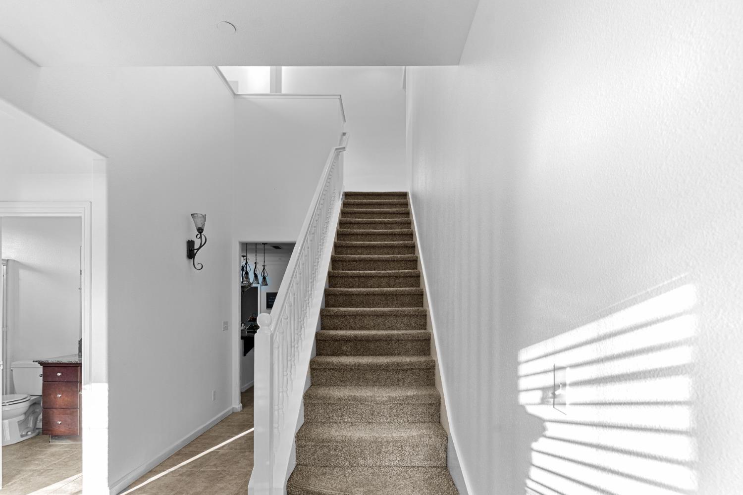 603 Kaweah Ave, Clovis, CA 93619