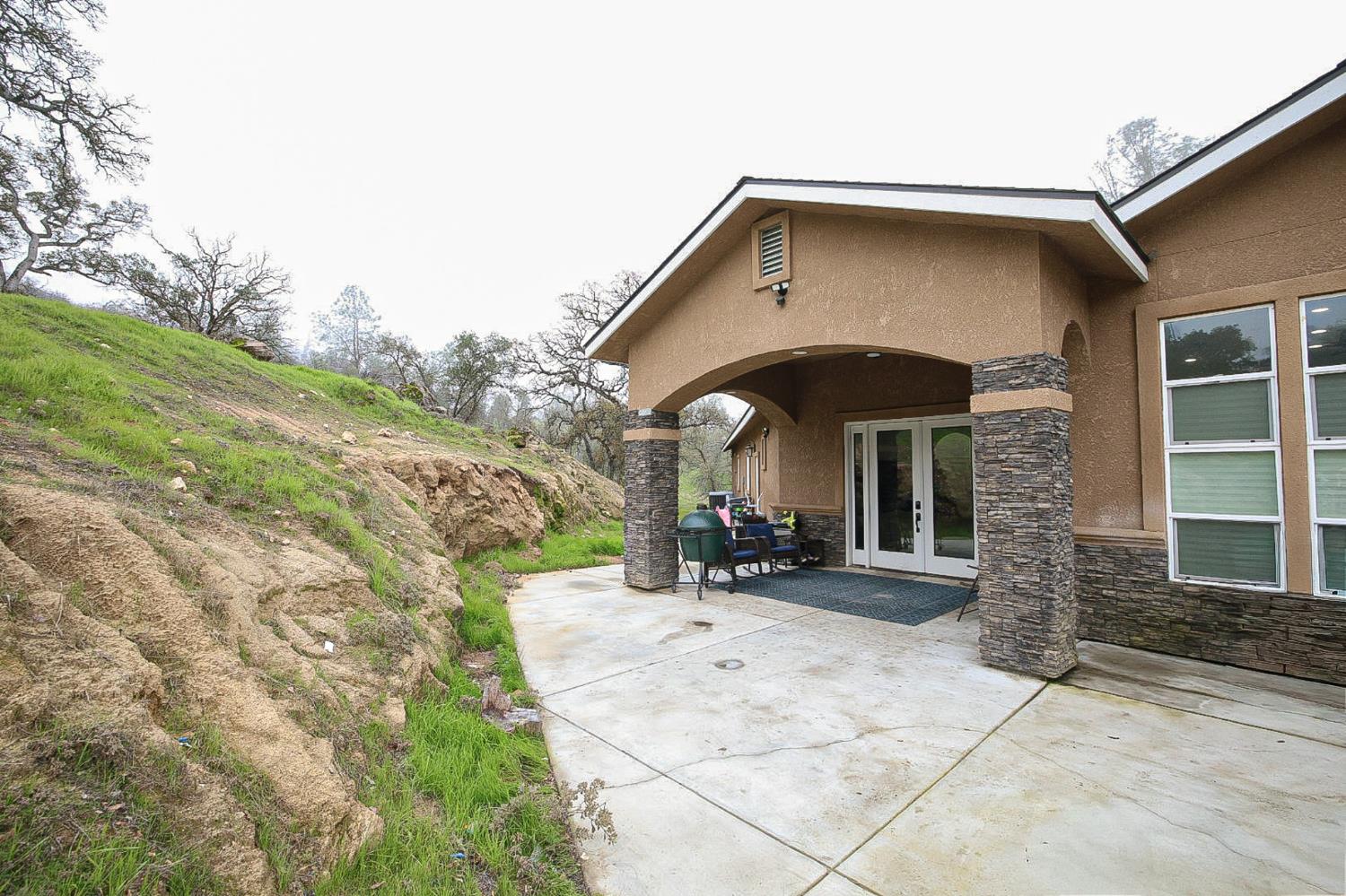 43243 Long Hollow Dr, Coarsegold, CA 93614