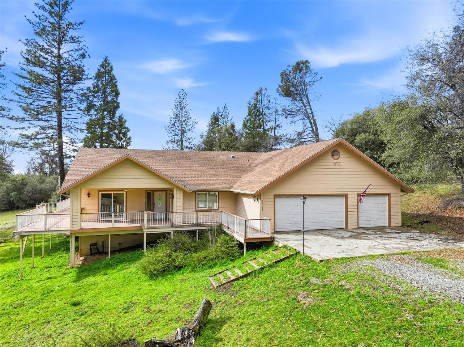 55028 Los Pinos Ln, Coarsegold, CA 93614