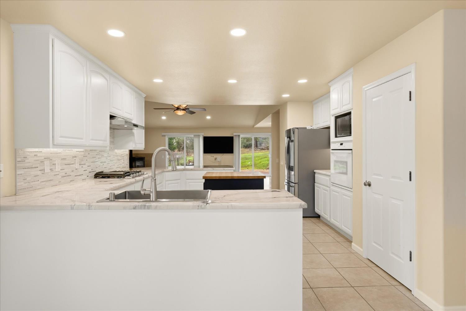 55028 Los Pinos Ln, Coarsegold, CA 93614