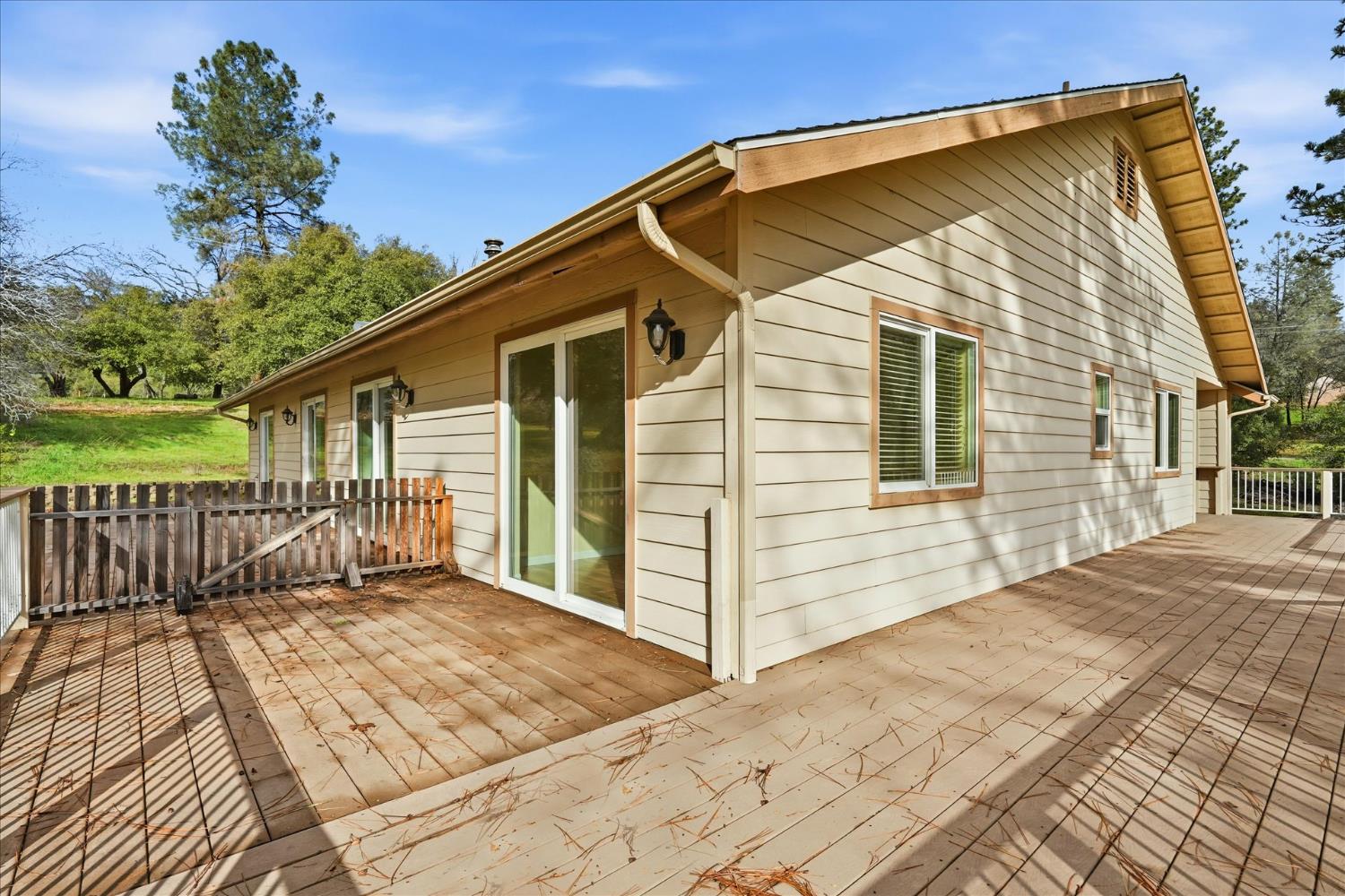 55028 Los Pinos Ln, Coarsegold, CA 93614