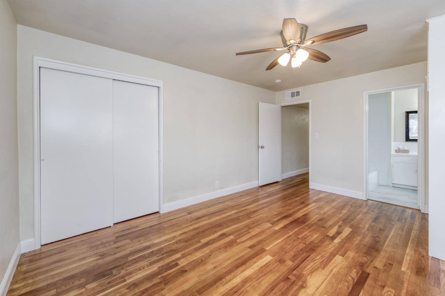 3938 E Michigan Ave, Fresno, CA 93703