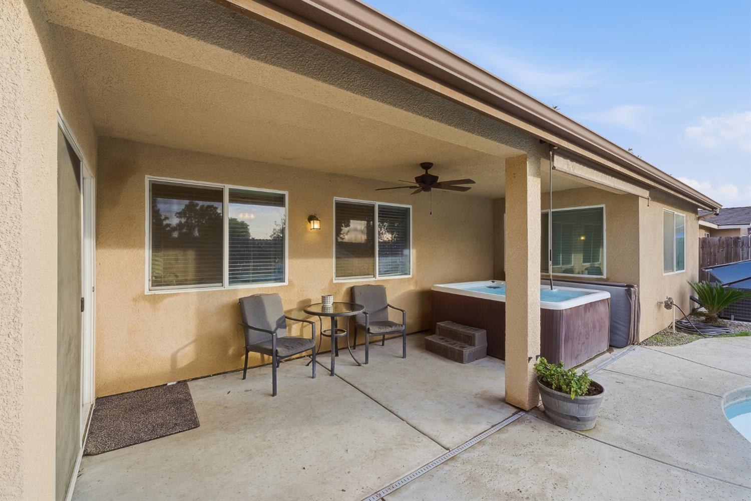 1537 N Irma St, Visalia, CA 93292