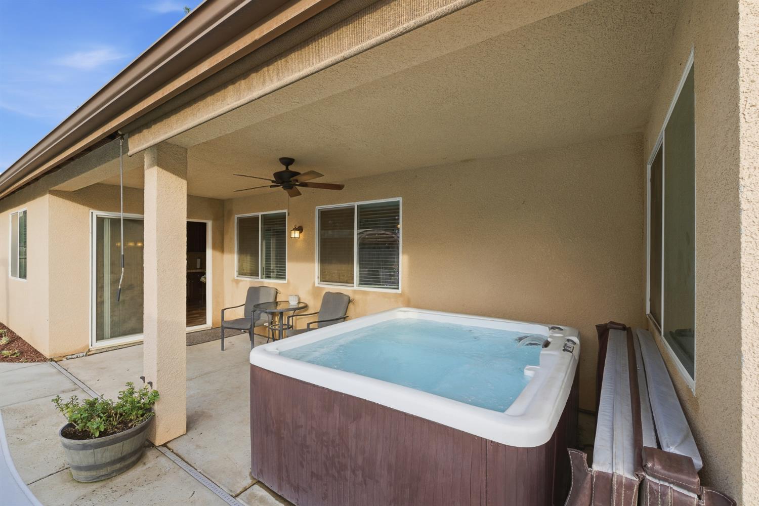 1537 N Irma St, Visalia, CA 93292