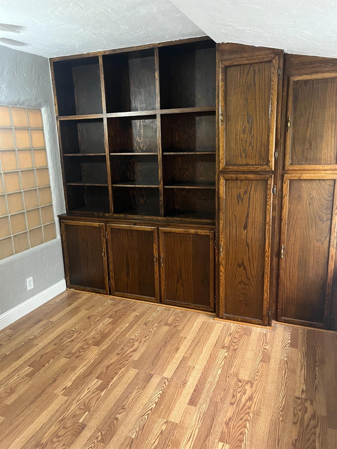 4662 E Illinois Ave, Fresno, CA 93702